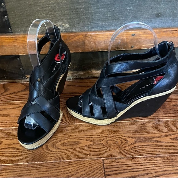 BNWOT Tahari Janice black wedge sandals in size 6 - Picture 2 of 10